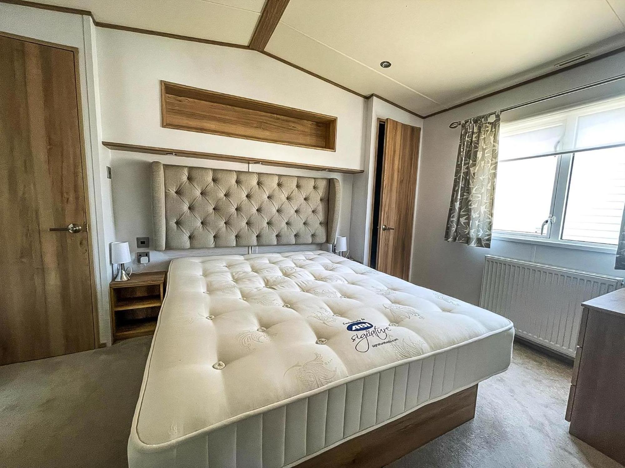 Beautiful Caravan With Decking At Carlton Meres Holiday Park, Suffolk Ref 60022M Saxmundham Exterior foto